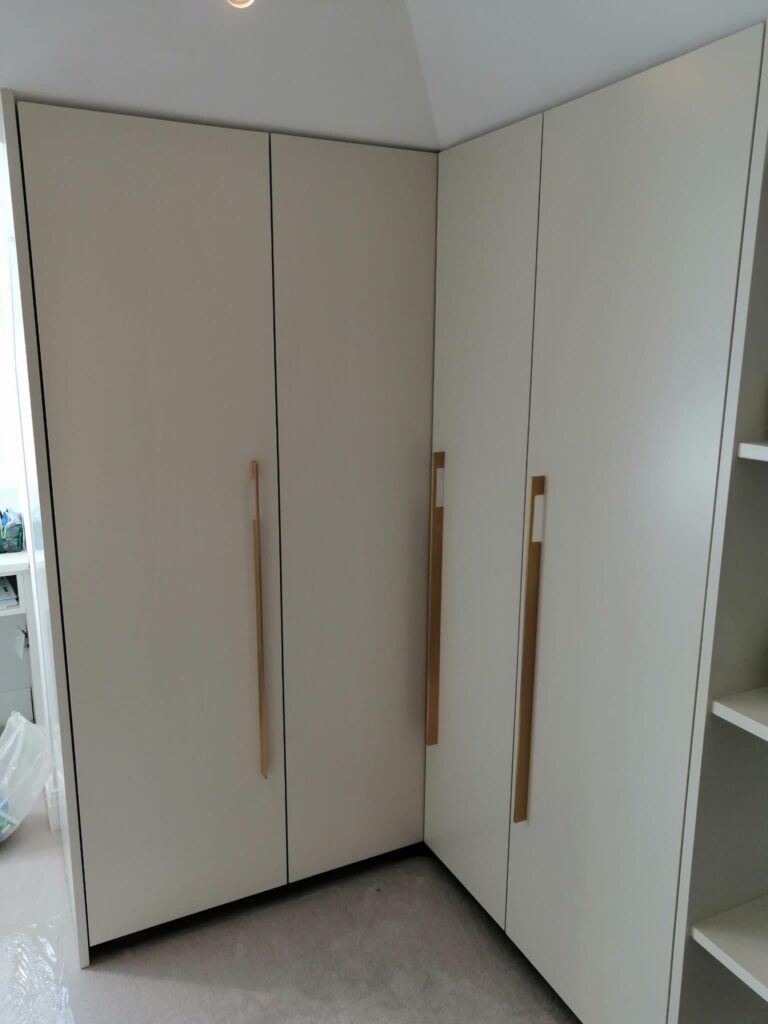 9d5d060f-62f8-4b74-ab4c-33c70baaea77